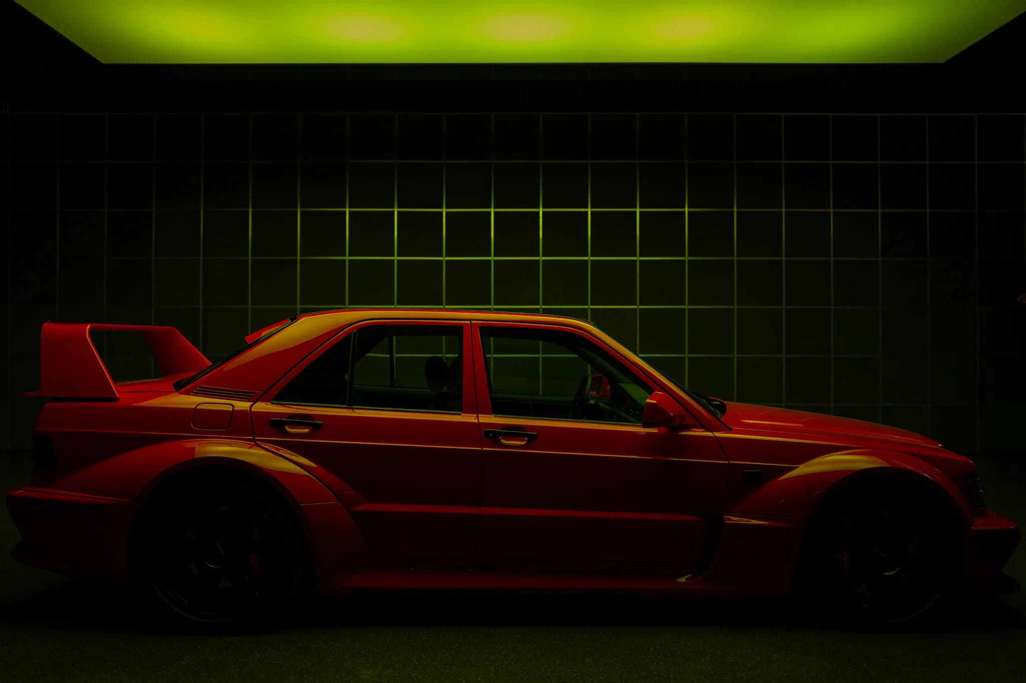 roter benz, frame 4