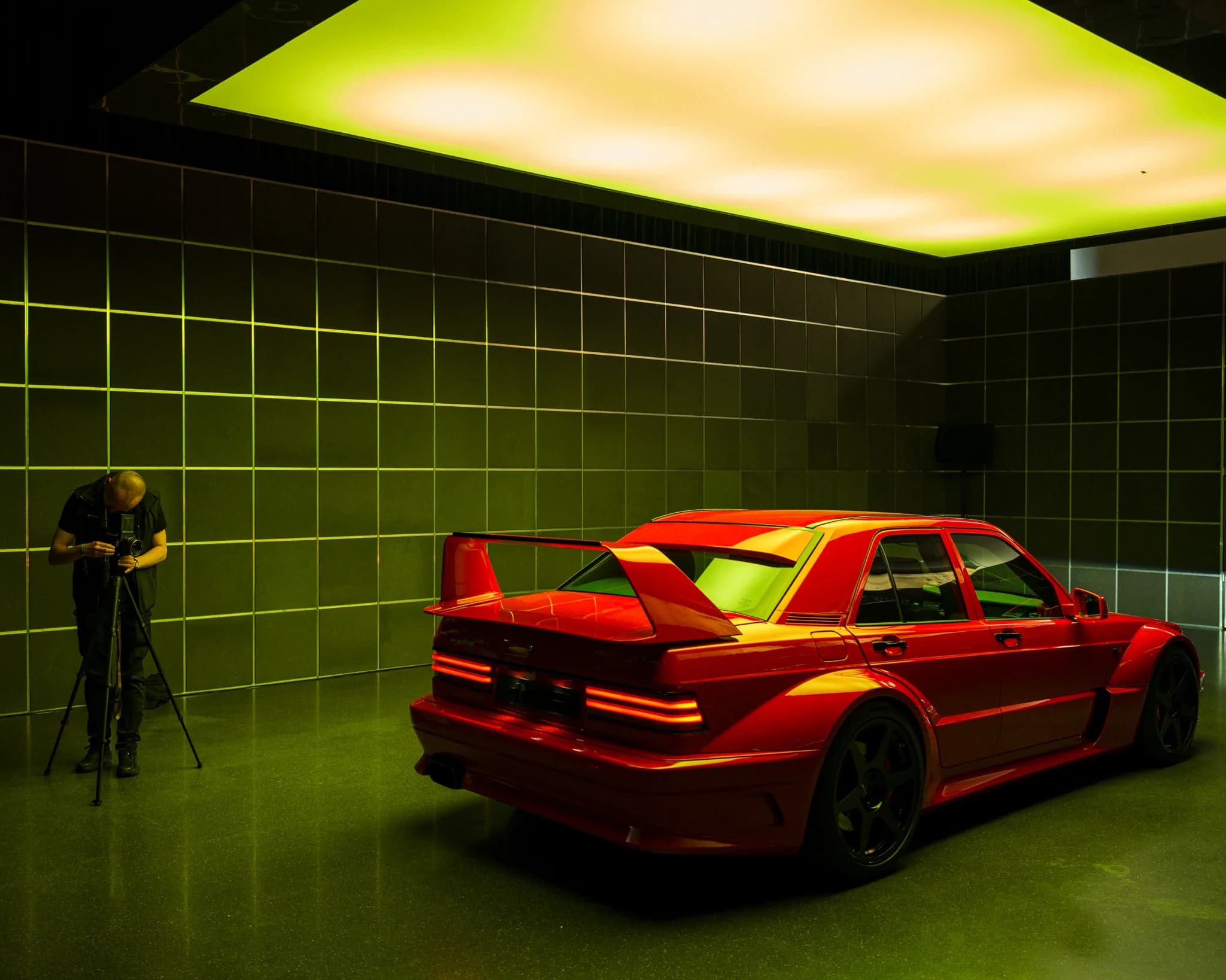 roter benz, frame 8